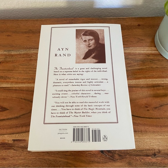 The Fountainhead by Ayn Rand, Paperback - Picture 8 of 8